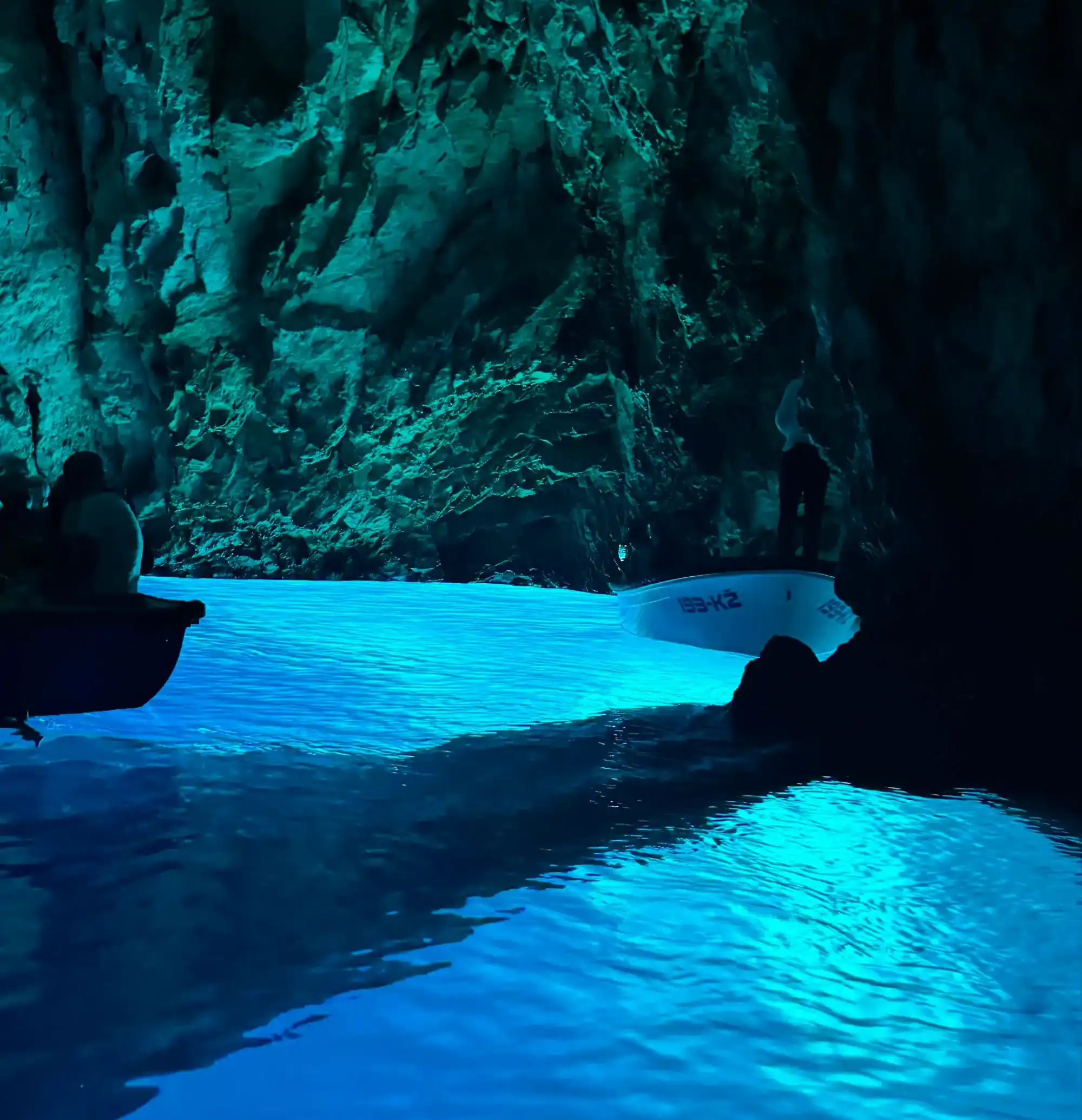 Vis Tours Cave Hopping